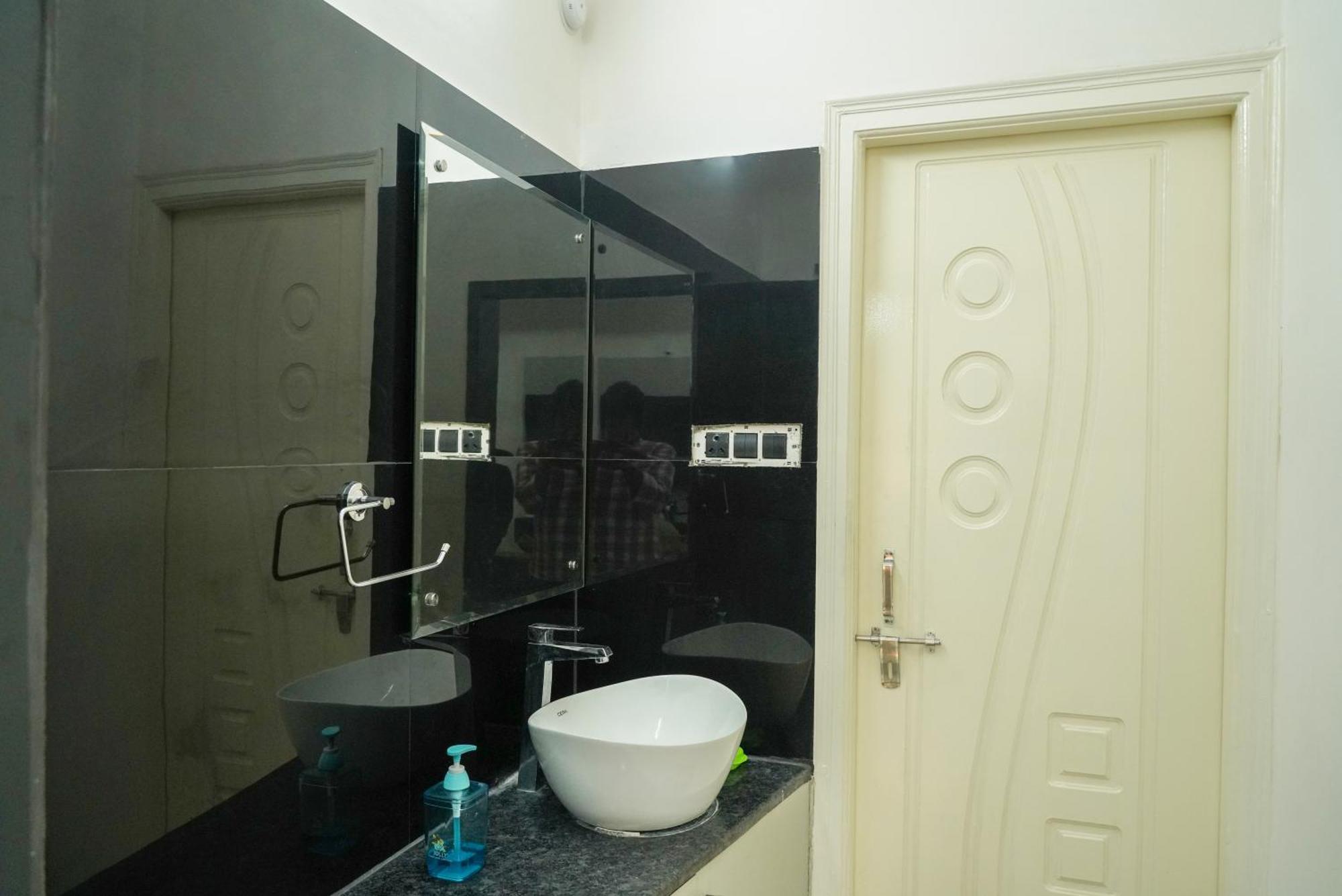 N Cube Serviced Apartments Hyderabad Exteriör bild